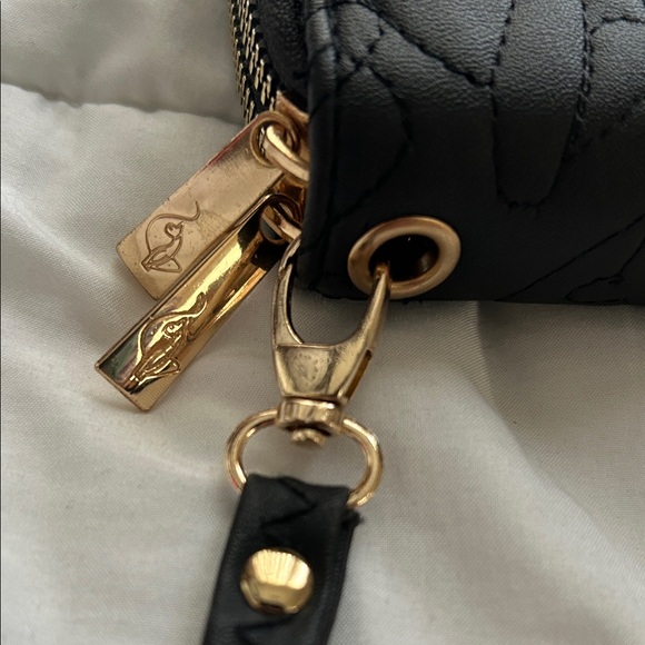 Baby phat wallet and vintage sunglasses - Picture 3 of 14